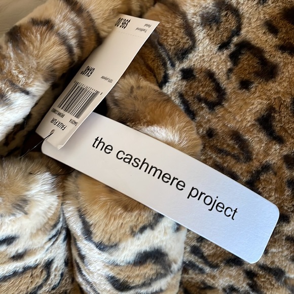 The cashmere project leopard print wrap/scarf — NWT $98 retail - Picture 4 of 10